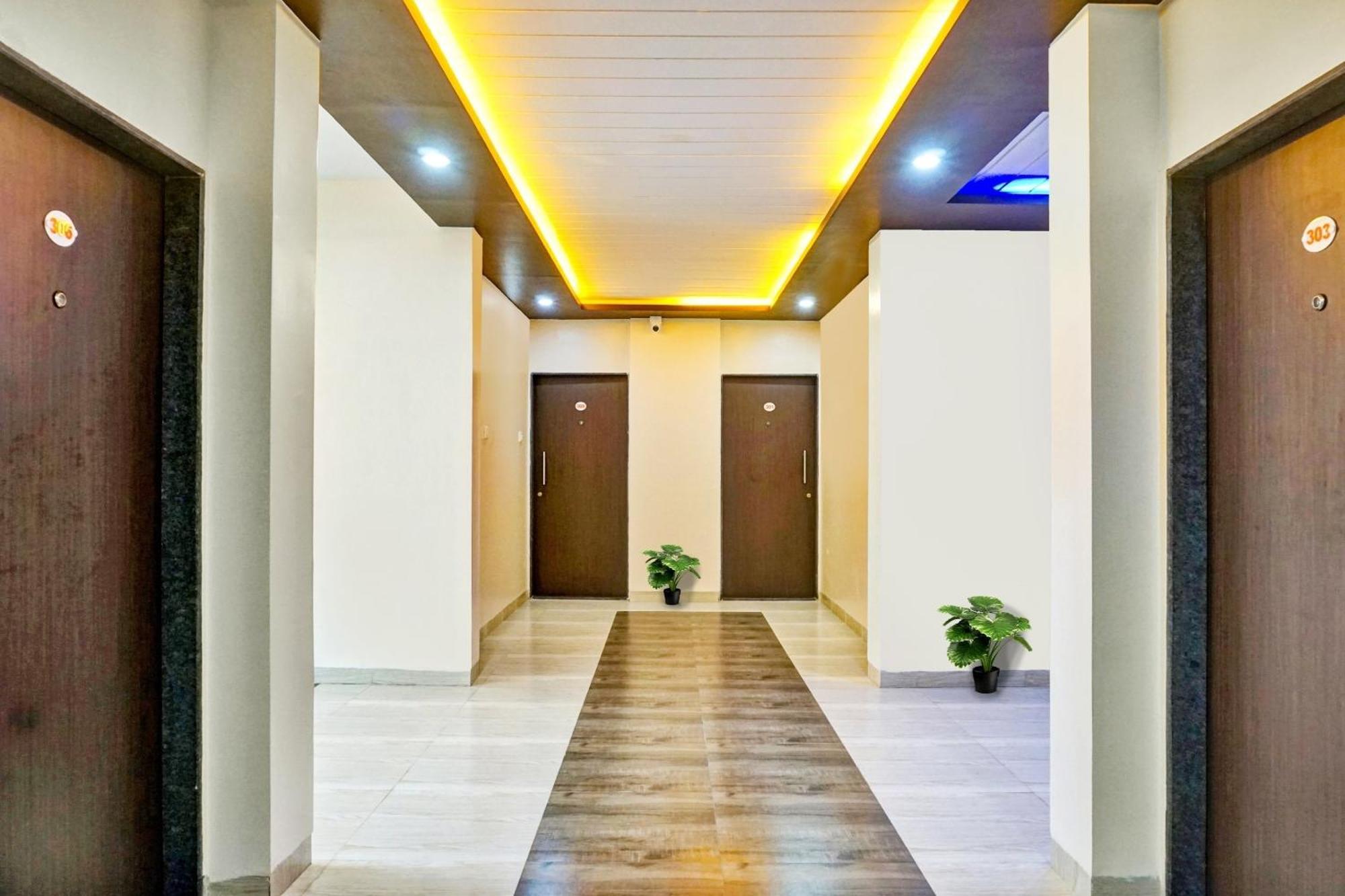 Super Collection O Eon Inn Near Pune Airport Kharadi Ngoại thất bức ảnh